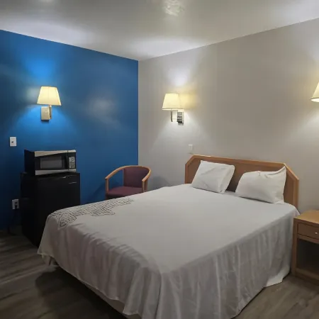 Economy Inn & Suites