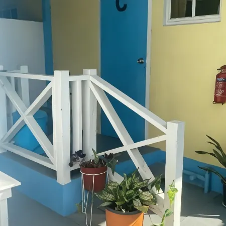 Ocean Sky Apartments Отели рядом с достопримечательностью «Довер Бич»