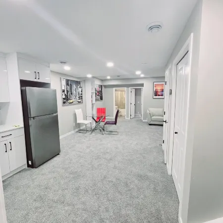 Private, Cozy, Luxury, Spacious One Bedroom Suite