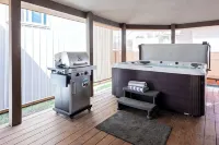 Walkable Cda Home with Hot Tub, Firepit and Games