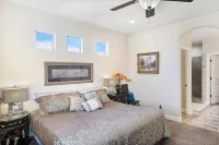 Elegant and spacious home perfectly located to National Parks and more