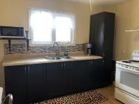 Downtown walkable to restaurants, bars public transportation and the waterfront.