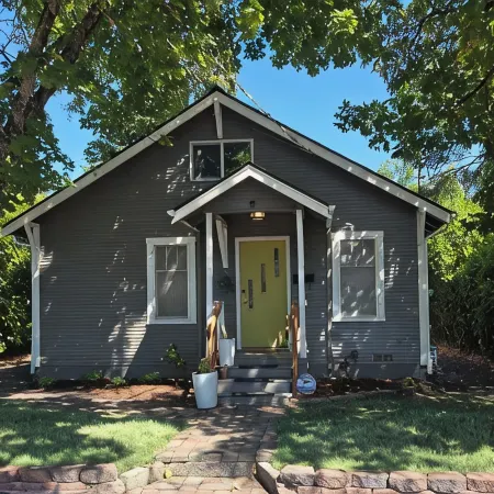 The Urban Boho Charmer with Private Backyard, BBQ & Hammock