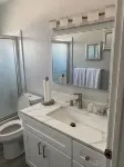 Modern 2-bedroom corporate apartment with WiFi, AC in enjoyable Sacramento - Wi-Fi