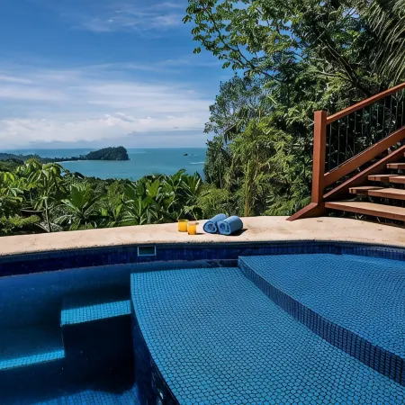 Lux Jungle Villa w/5 suites, Private Pool, Pacific Ocean Views, Game room