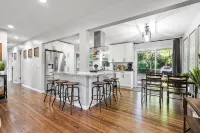 REMODELED Home, KING Beds, FAST WiFi