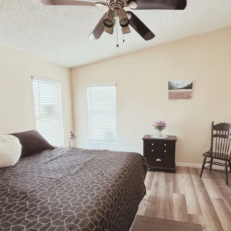 Death Valley/Las Vegas - Pahrump Vacation House #1, Book Readaways-Healthy Mind
