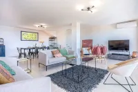 Superb 6 Bedroom Villa, Sea View, Swimming Pool & Pétanque, 5mn from the Beach - Homestays