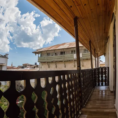 Aurelia Zanzibar