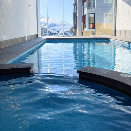 Hotham Central Ski Out Studio w/ pool, spa & sauna