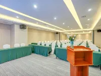 Lichenglongzhangjiudian(yidayiyuanditiezhandian) Hotels near Hongbo Square