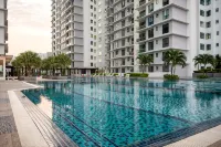 Stylish 4BR Near Paradigm Mall, Pool, Free Parking - Rooftop Pools