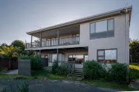 Cove Beach Apartment 1