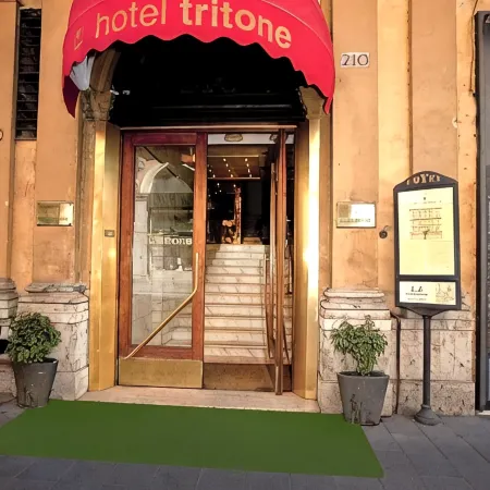 Hotel Tritone Отели рядом с достопримечательностью «Площадь Ротонда»