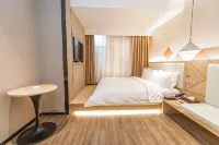 Borrman Hotel (Yongzhou High-Speed Railway Station Vision Plaza) - 2-Star