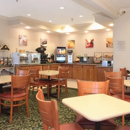 Best Western Plus Paper Valley Hotel
