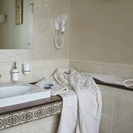 Novozhenovskiy Hotel
