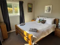 Private modern retreat with spectacular views - Wifi