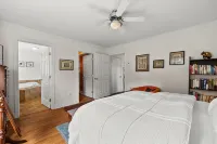 Bay Shore Country Home - Elegant and spacious home with beautiful water views
