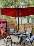 JET'S HANGAR:  WALKABLE, PET-FRIENDLY, RENOVATED Game Day Townhome!