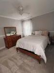 Cozy Stay Near DT w/Deck and Fenced Yard - 4つ星