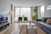 High-End 1Br AC & Balcony Vauxhall Zone 1