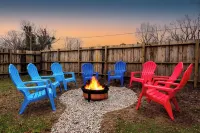 Charming house, sleeps plenty with Hot Tub and large backyard and fire pit - Wifi