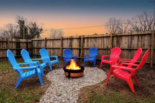 Charming house, sleeps plenty with Hot Tub and large backyard and fire pit