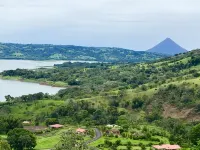 Stunning Views of Lake Arenal & Volcano in Secure Safe Gated Vacation Community - Wifi