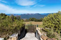 Elysian on the Escarpment with Mountain Views