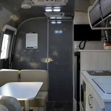 Cozy Airstream Escape, Hot Tub & Lights