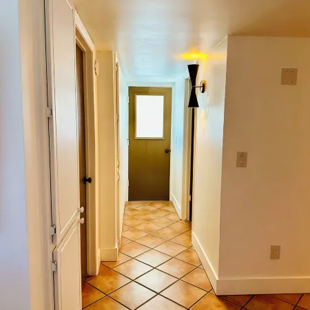 Downtown Havasu-1 Mile to London Bridge, Pool, Boat parking and spa