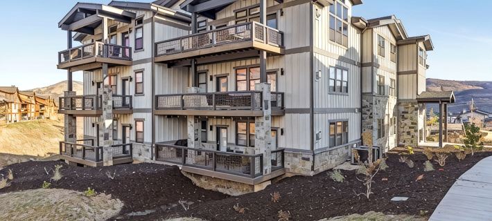 Ultimate Lakeside Mountain Retreat. Moments from Deer Valley Mayflower Resort Отели в г. Уошэтч Каунти