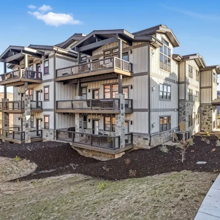 Ultimate Lakeside Mountain Retreat. Moments from Deer Valley Mayflower Resort