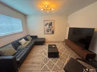 Apt in the Heart of Montrose! World Cup Special! - Condos