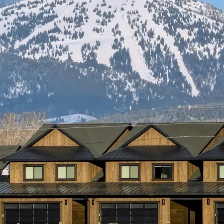 Luxury Retreat • Hot Tub • Walkable • Mountain Views • 3 King Bedrooms • Modern