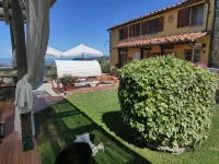 Tuscan Farmhouse with Coastal Views, New Air Conditioning and Car Recharge - Wifi