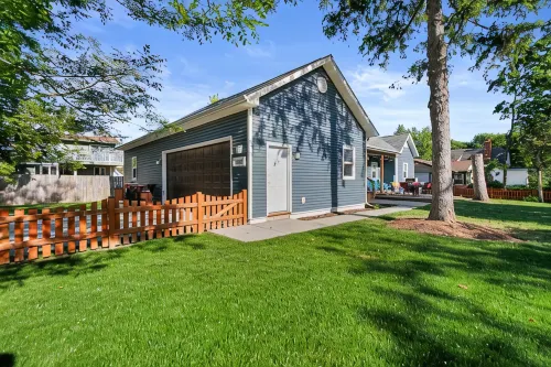 Huge Family Home in Lake Geneva. Sleeps 10 Pet Friendly! - 4-Star