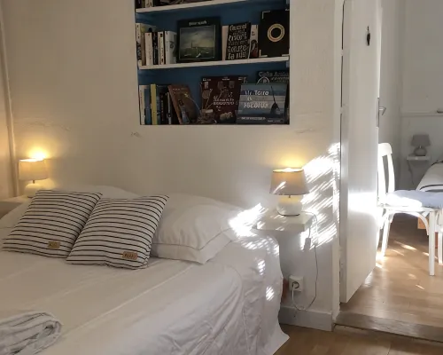 Small house, air conditioning and shaded garden, in a quiet area near the beach Hotels in Fleury