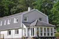 Lochside with beach access uninterrupted views of spectacular Highland Mountains - 3 stjerner