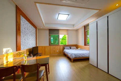 Boseong Carmel Royal Pension - parking