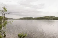 Family-friendly, Luxury Log Cabin Nestled in the Woods - 10 Mins to Sunday River