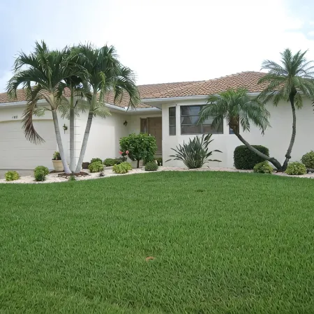 Casa de La Wren - Luxury Home - Waterfront. Heated Pool !!