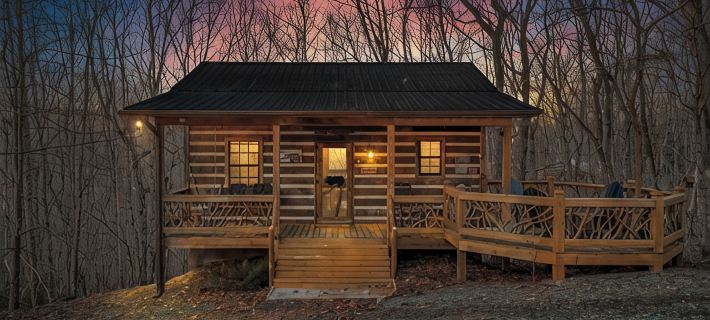 Sweet Retreat Cabin -  Fiber Optic Wi-Fi, Hot tub, Pool table and more.... Hotele w: White County