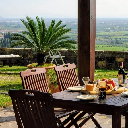 Country Villa - exclusive panorama - excellent location for Pistoia, Florence and Lucca