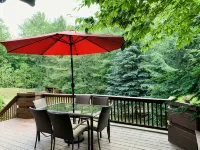 Cliff View Loj Home is in a Quiet Neighborhood Walking Distance to Mirror Lake. - 4-Star