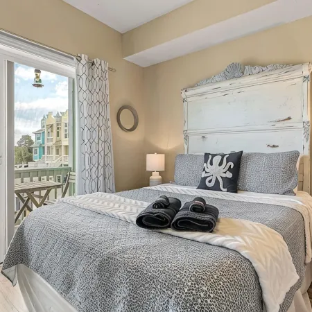 Break Time 3 BR, 3.5 Bath, Mini-Waterpark, Pool, Gym, Linens Provided Sleeps 7