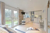 Woodland Retreat - Summer School Holiday Dates Still Available. - Pools