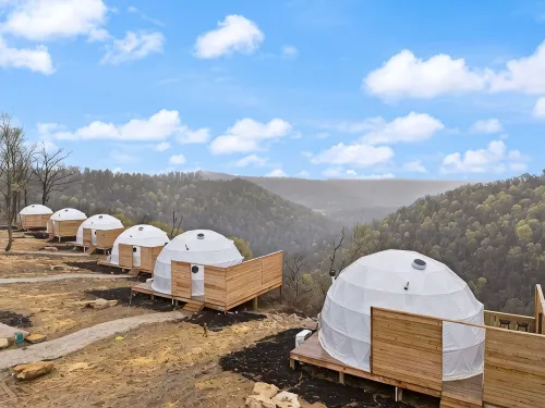 "Cardinal Crest" - Overlook Dome 002 in RRG