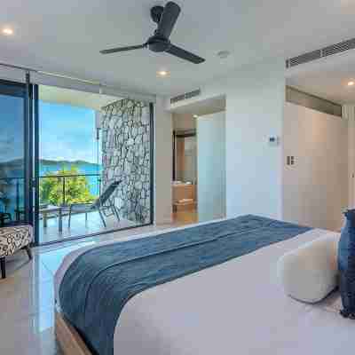 Edge 10 - Magnificent Views! Rooms
